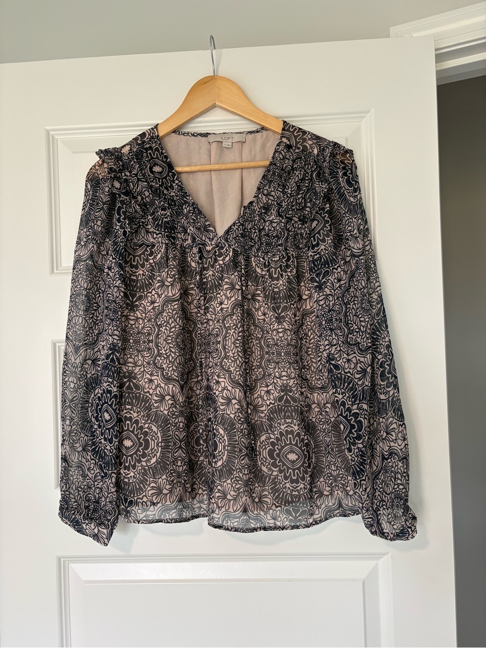 LOFT Black and Cream Paisley-Style Sheer V-Neck Office Business Work Shirt Med